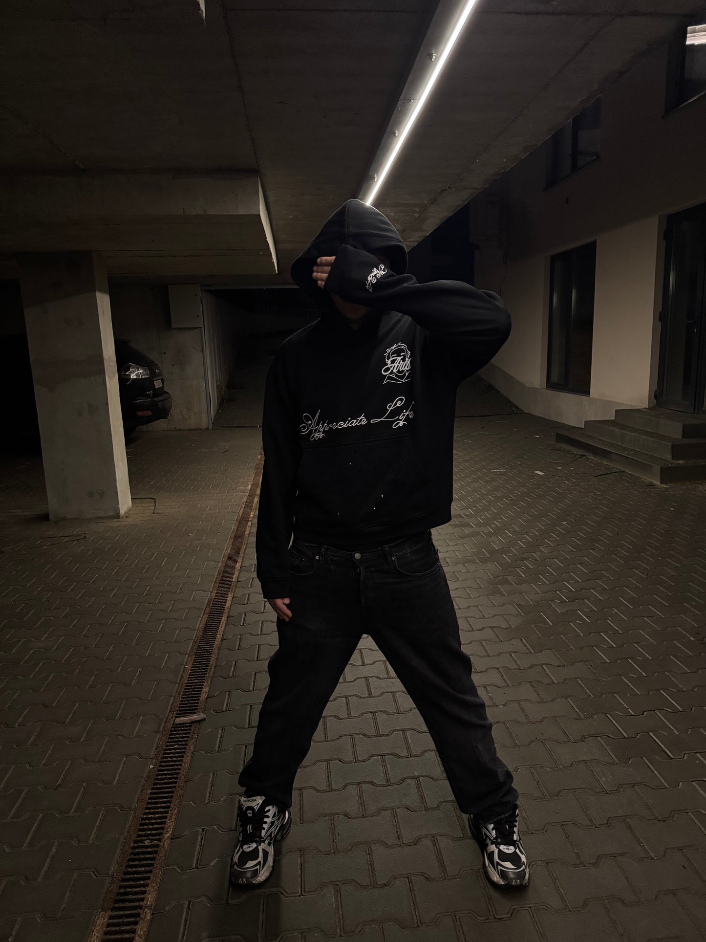 ARIS2WRLD x NGVOI24 HOODIE