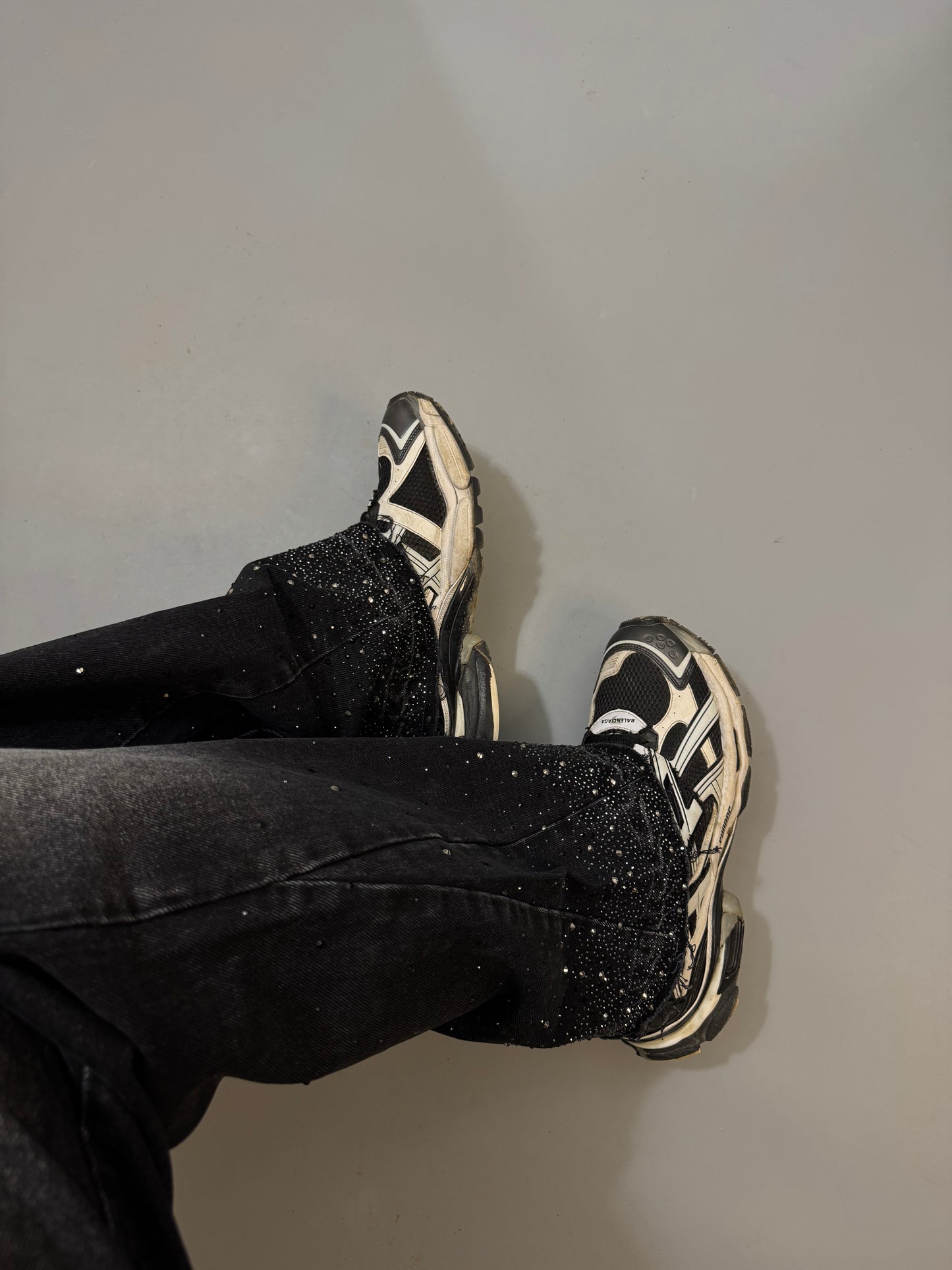 ARIS2WRLD FLARED RHINESTONE JEANS