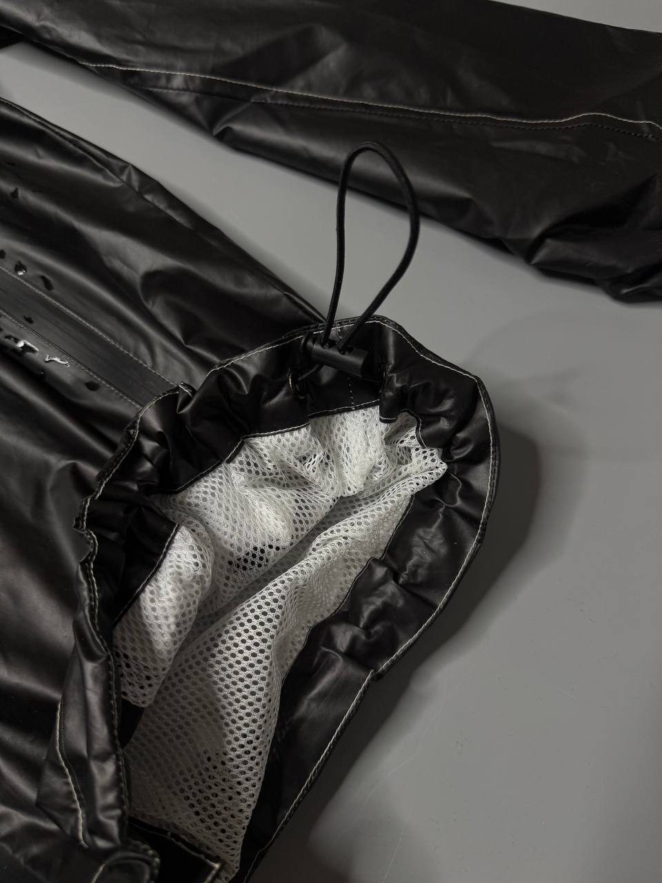ARIS2WRLD HEAT REACTIVE WINDBREAKER