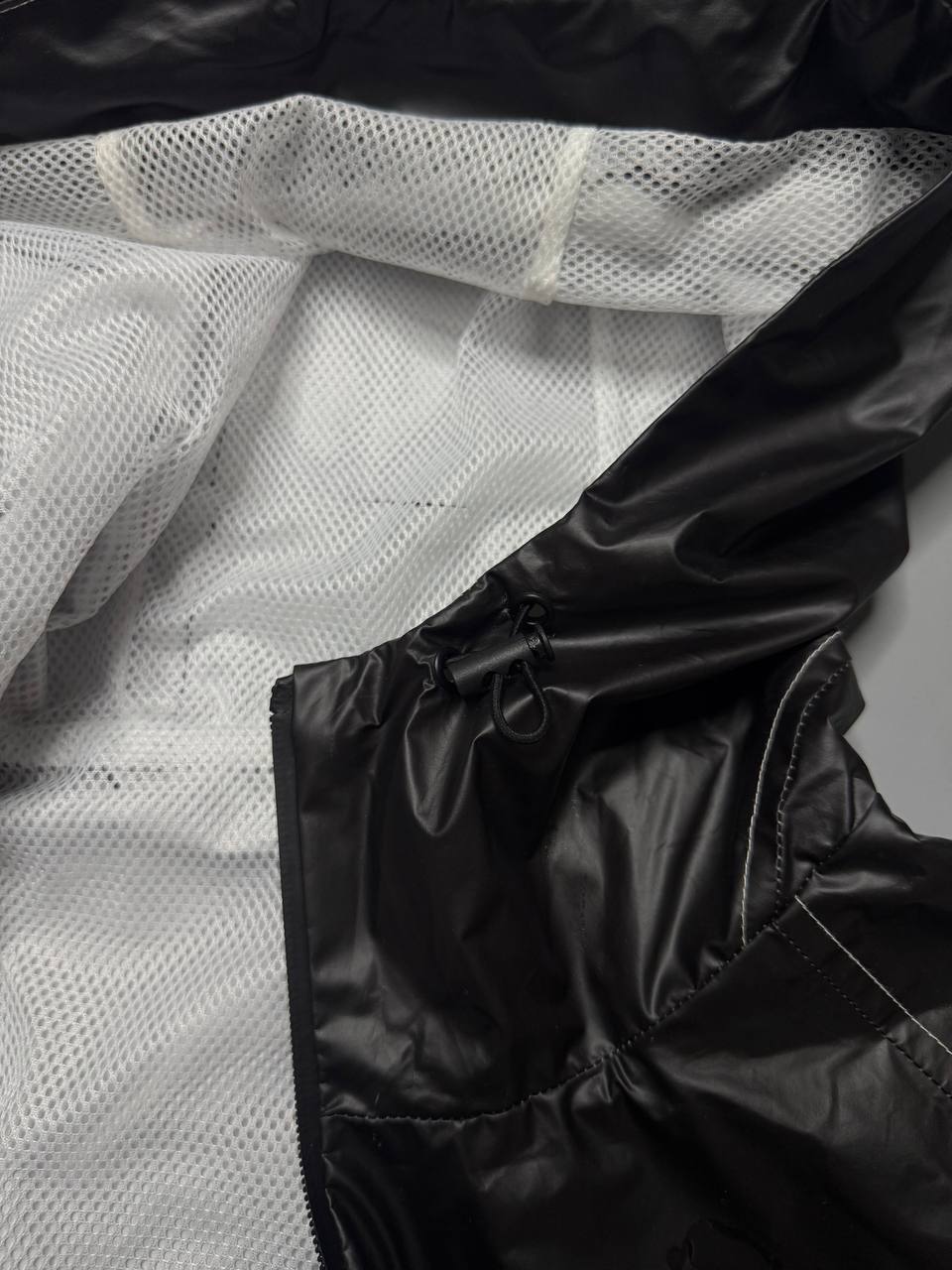 ARIS2WRLD HEAT REACTIVE WINDBREAKER